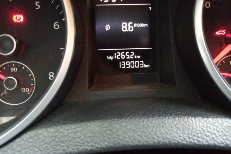 Used Volkswagen Golf 2012 1.4 TSI Manual Comfort Edition Odometer Close Up