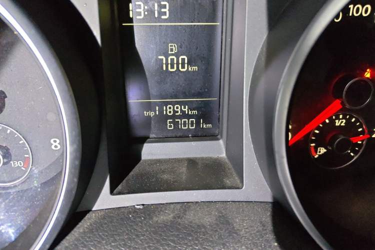 Used Volkswagen Golf 2012 1.4 TSI Manual Comfort Edition Odometer Close Up