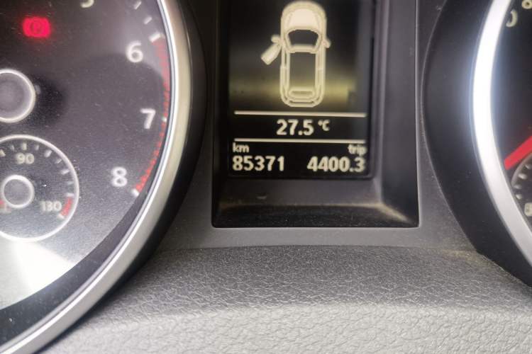 Used Volkswagen Golf 2012 1.4TSI Luxury Convertible Edition Odometer Close Up