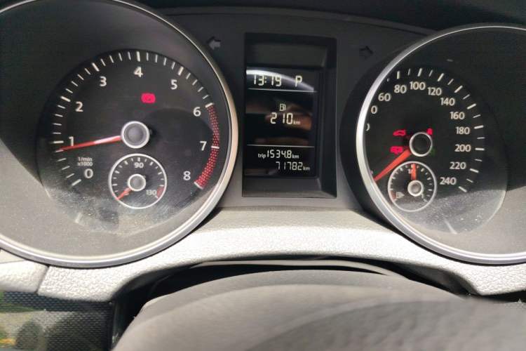 Used Volkswagen Golf 2012 1.6L Automatic Comfort Model Odometer Close Up