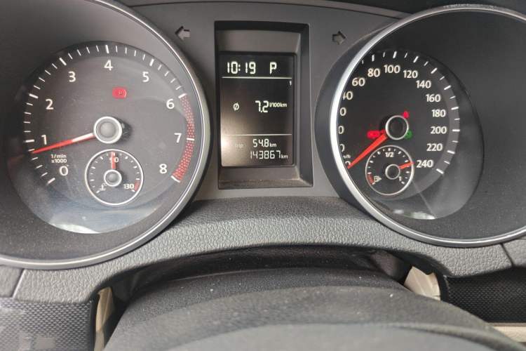 Used Volkswagen Golf 2012 1.4 TSI Automatic Comfort Edition Odometer Close Up