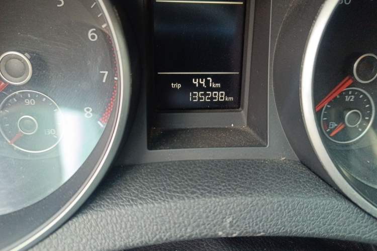 Used Volkswagen Golf 2012 1.4 TSI Automatic Comfort Edition Odometer Close Up