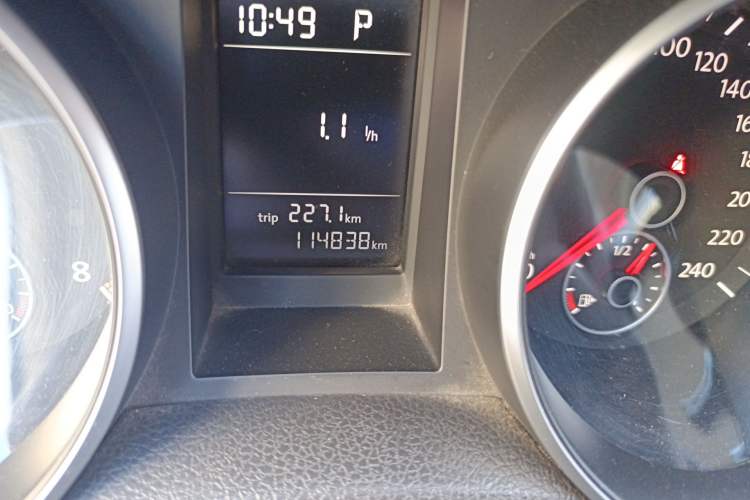 Used Volkswagen Golf 2012 1.6L Automatic Comfort Model Odometer Close Up