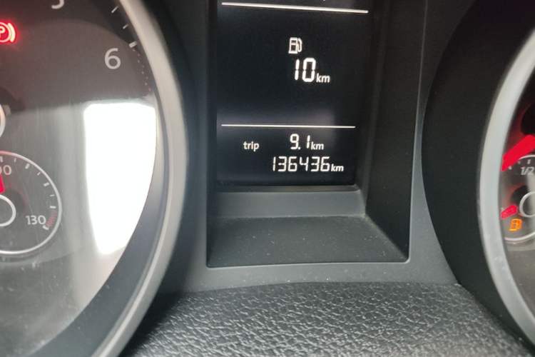 Used Volkswagen Golf 2012 1.4 TSI Automatic Comfort Edition Odometer Close Up