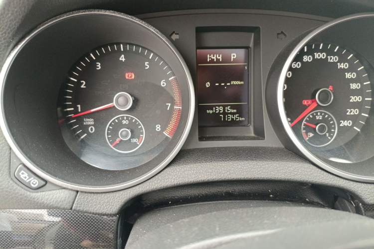 Used Volkswagen Golf 2012 1.4 TSI Automatic Comfort Edition Odometer Close Up