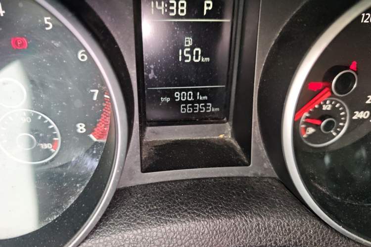 Used Volkswagen Golf 2012 1.4 TSI Automatic Comfort Edition Odometer Close Up
