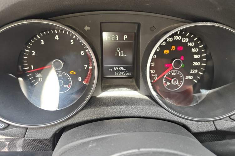 Used Volkswagen Golf 2012 1.6L Automatic Comfort Model Odometer Close Up