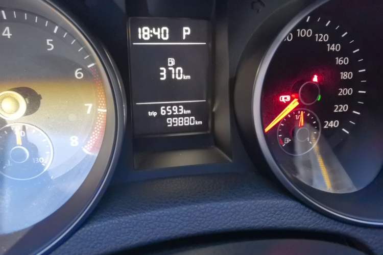 Used Volkswagen Golf 2012 1.4 TSI Automatic Comfort Edition Odometer Close Up