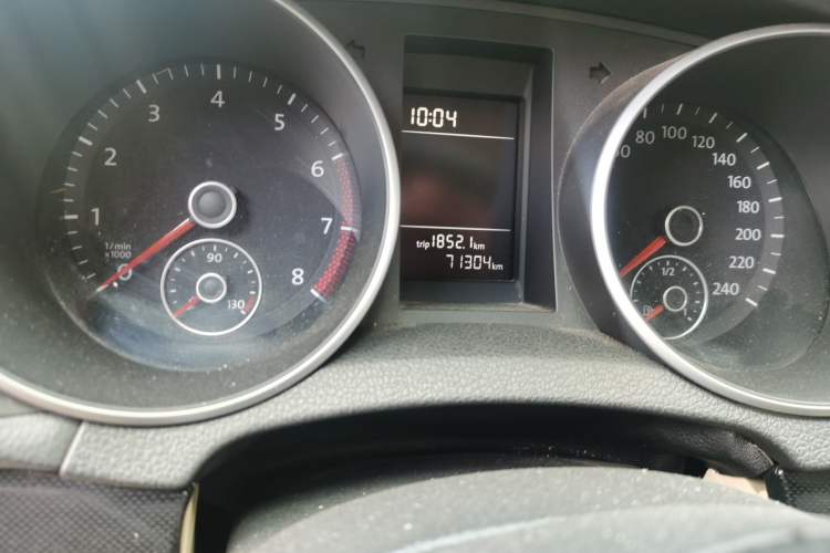 Used Volkswagen Golf 2012 1.6L Automatic Comfort Model Odometer Close Up