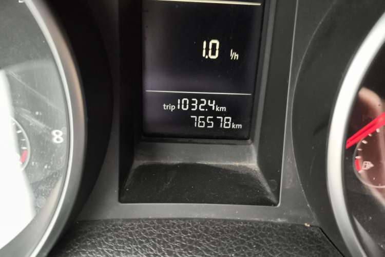 Used Volkswagen Golf 2012 1.6L Automatic Comfort Model Odometer Close Up