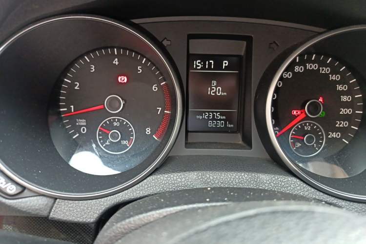 Used Volkswagen Golf 2012 1.6L Automatic Comfort Model Odometer Close Up