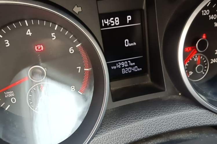 Used Volkswagen Golf 2012 1.4 TSI Automatic Comfort Edition Odometer Close Up