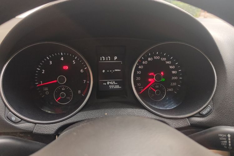 Used Volkswagen Golf 2012 1.6L Automatic Comfort Model Odometer Close Up