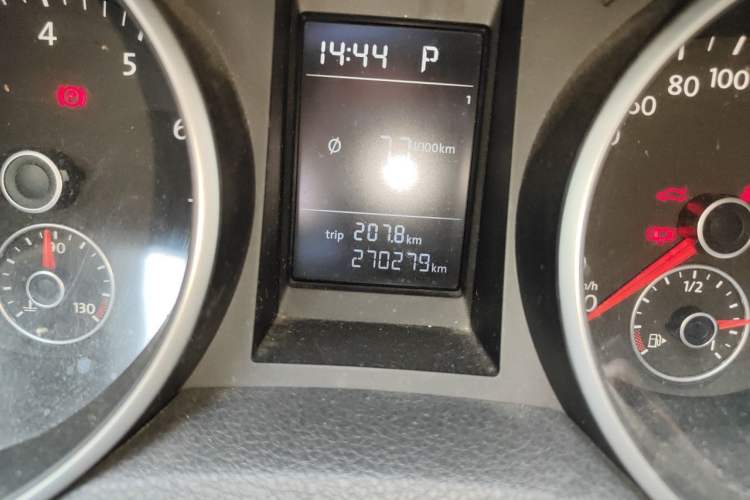 Used Volkswagen Golf 2012 1.4 TSI Automatic Comfort Edition Odometer Close Up