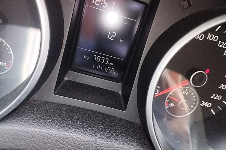 Used Volkswagen Golf 2012 1.4 TSI Manual Comfort Edition Odometer Close Up