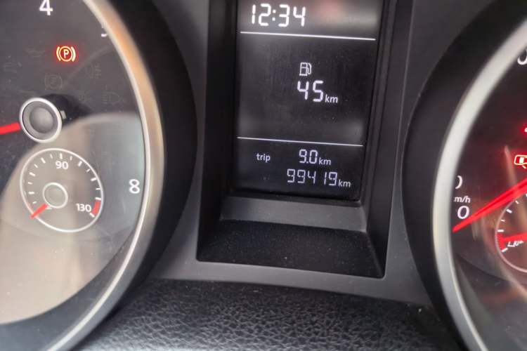 Used Volkswagen Golf 2012 1.4 TSI Manual Comfort Edition Odometer Close Up