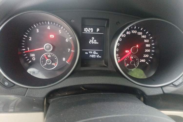Used Volkswagen Golf 2012 1.6L Automatic Comfort Model Odometer Close Up