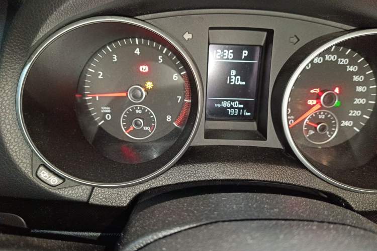 Used Volkswagen Golf 2012 1.6L Automatic Comfort Model Odometer Close Up