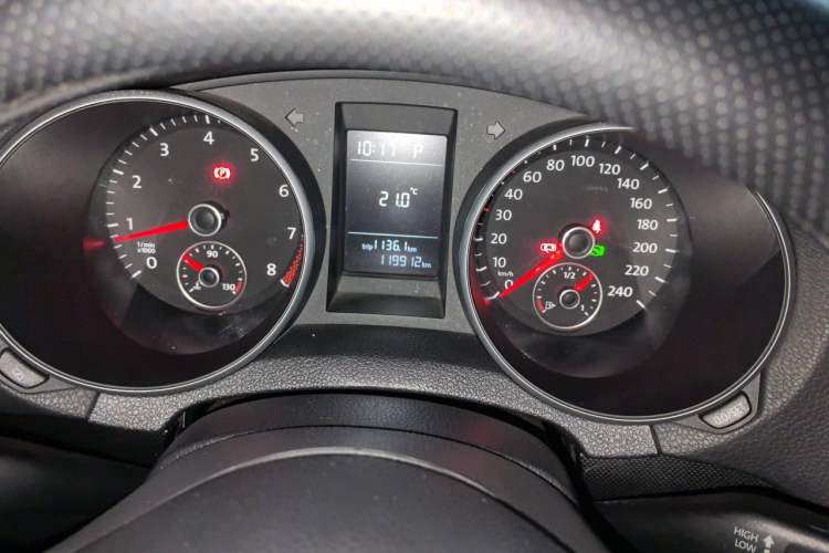 Used Volkswagen Golf 2012 1.4 TSI Automatic Comfort Edition Odometer Close Up