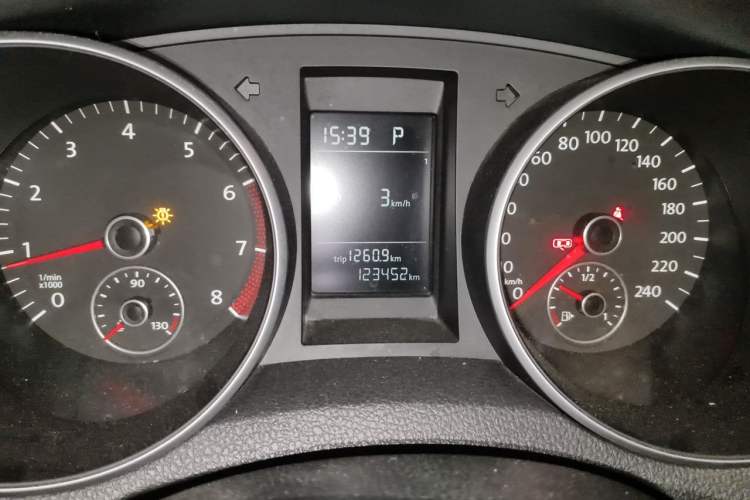 Used Volkswagen Golf 2012 1.6L Automatic Comfort Model Odometer Close Up