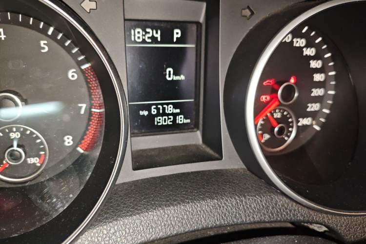 Used Volkswagen Golf 2012 1.4 TSI Automatic Comfort Edition Odometer Close Up