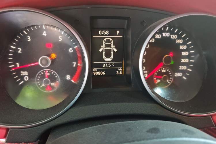 Used Volkswagen Golf 2012 1.4TSI Luxury Convertible Edition Odometer Close Up