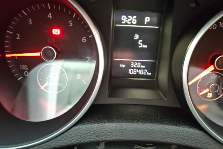 Used Volkswagen Golf 2012 1.6L Automatic Comfort Model Odometer Close Up