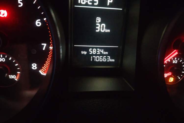 Used Volkswagen Golf 2012 1.6L Automatic Fashion Model Odometer Close Up