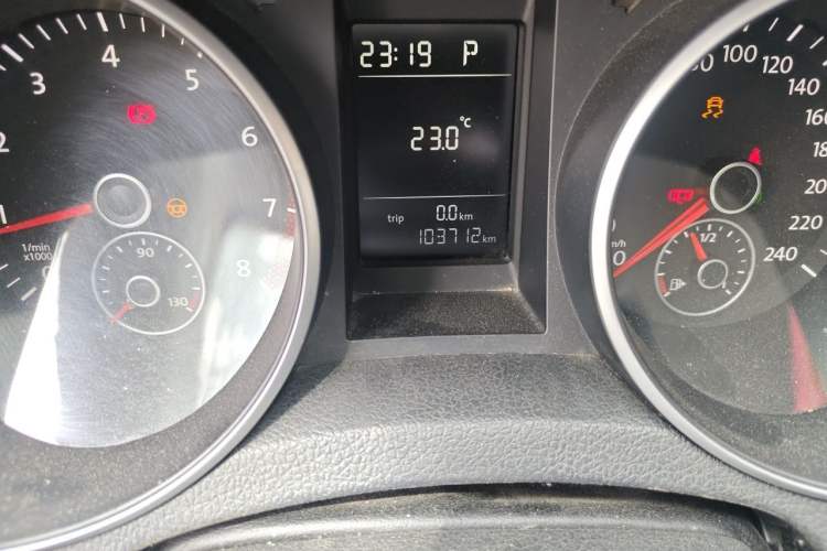 Used Volkswagen Golf 2012 1.6L Automatic Comfort Model Odometer Close Up