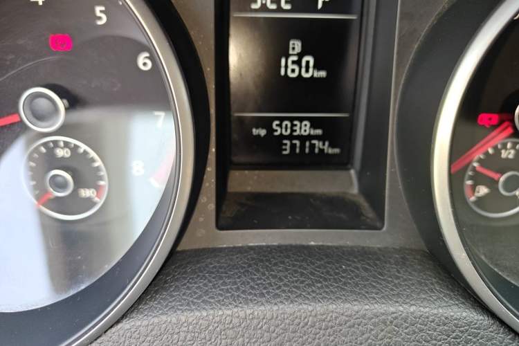 Used Volkswagen Golf 2012 1.4 TSI Automatic Comfort Edition Odometer Close Up