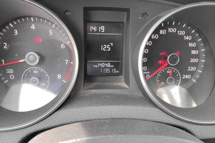 Used Volkswagen Golf 2012 1.6 Manual Comfort Edition Odometer Close Up
