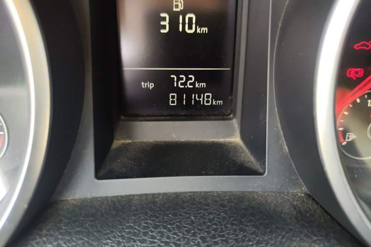 Used Volkswagen Golf 2012 1.6 Manual Comfort Edition Odometer Close Up