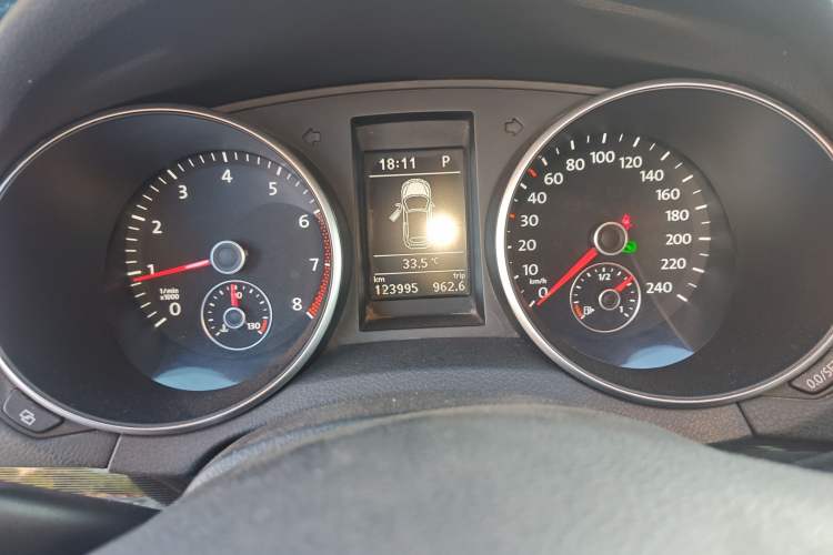Used Volkswagen Golf 2012 1.4TSI Luxury Convertible Edition Odometer Close Up