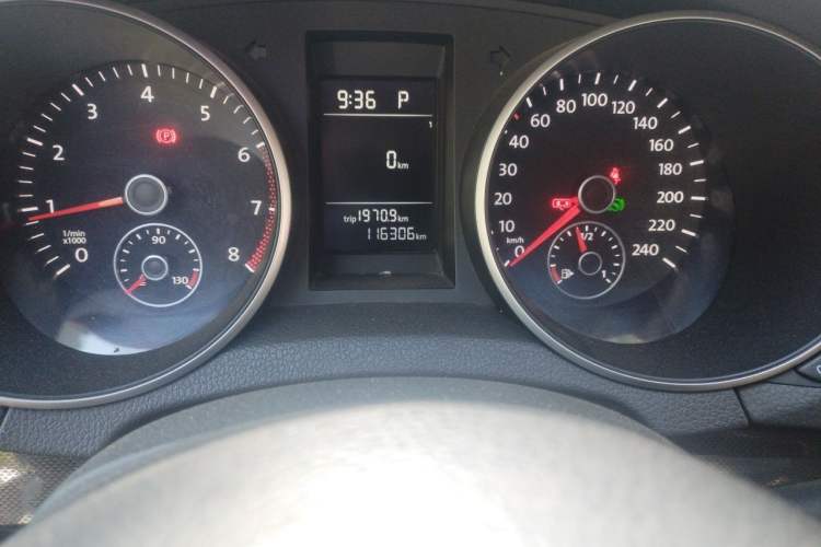 Used Volkswagen Golf 2012 1.6L Automatic Comfort Model Odometer Close Up