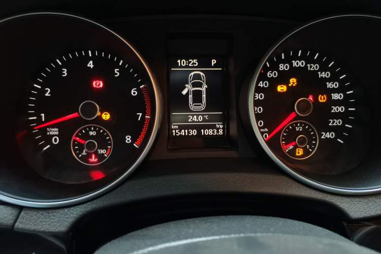 Used Volkswagen Golf 2012 1.4TSI Luxury Convertible Edition Odometer Close Up