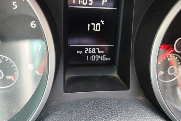 Used Volkswagen Golf 2012 1.6L Automatic Comfort Model Odometer Close Up