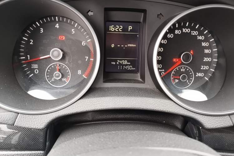 Used Volkswagen Golf 2012 1.4 TSI Automatic Comfort Edition Odometer Close Up