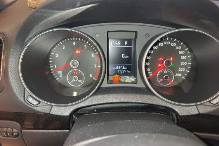 Used Volkswagen Golf 2012 1.4 TSI Automatic Comfort Edition Odometer Close Up