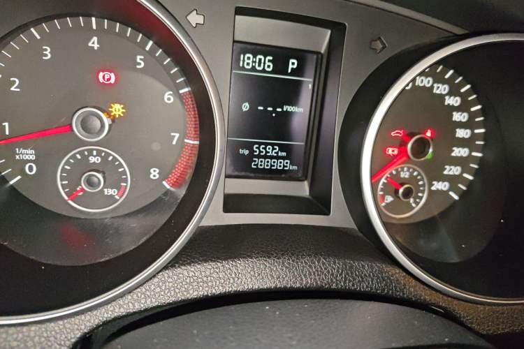 Used Volkswagen Golf 2012 1.4 TSI Automatic Comfort Edition Odometer Close Up