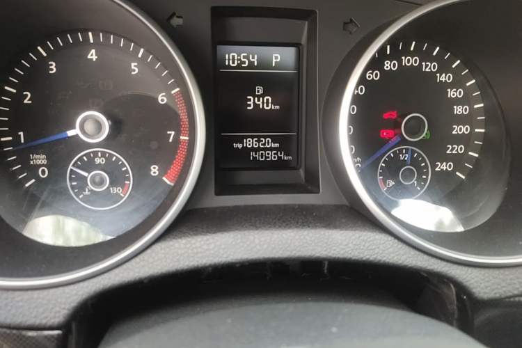 Used Volkswagen Golf 2012 1.4 TSI Automatic Comfort Edition Odometer Close Up