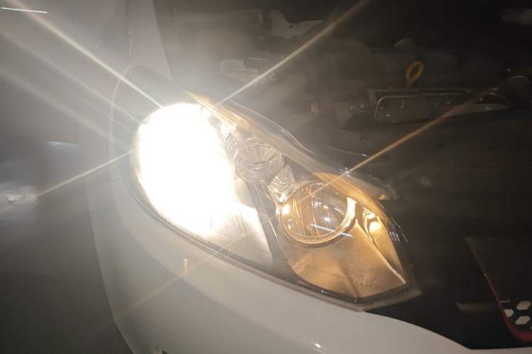 Used Volkswagen Golf 2012 1.4TSI Automatic Luxury Edition Right Front Headlight