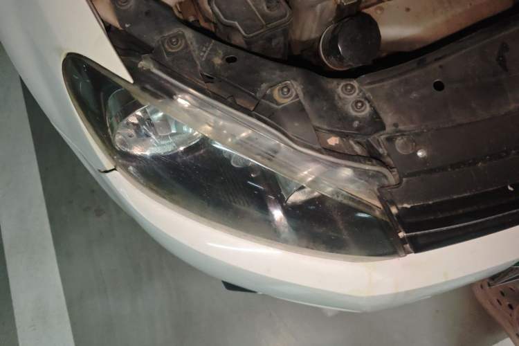 Used Volkswagen Golf 2012 1.6L Automatic Comfort Model Right Front Headlight
