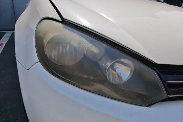 Used Volkswagen Golf 2012 1.6L Automatic Comfort Model Right Front Headlight