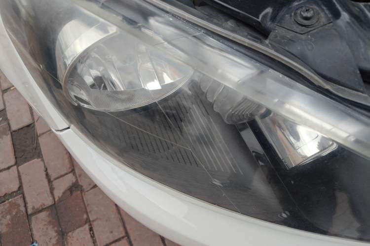 Used Volkswagen Golf 2012 1.6L Automatic Comfort Model Right Front Headlight