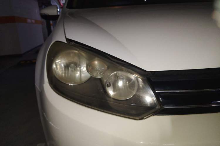 Used Volkswagen Golf 2012 1.6L Automatic Comfort Model Right Front Headlight
