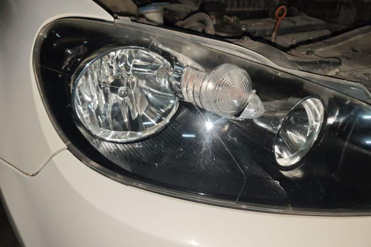 Used Volkswagen Golf 2012 1.6L Automatic Comfort Model Right Front Headlight