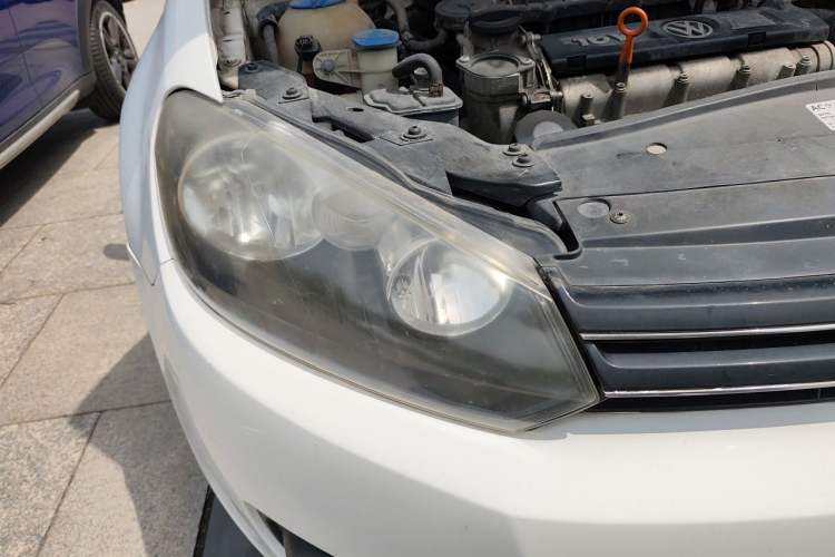 Used Volkswagen Golf 2012 1.6 Manual Comfort Edition Right Front Headlight