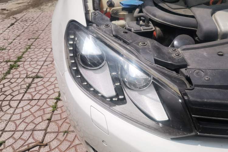 Used Volkswagen Golf 2012 1.4TSI Luxury Convertible Edition Right Front Headlight