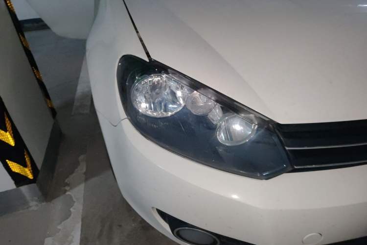 Used Volkswagen Golf 2012 1.6L Automatic Comfort Model Right Front Headlight