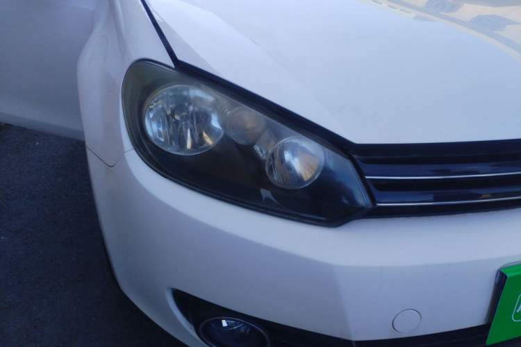 Used Volkswagen Golf 2012 1.6L Automatic Comfort Model Right Front Headlight